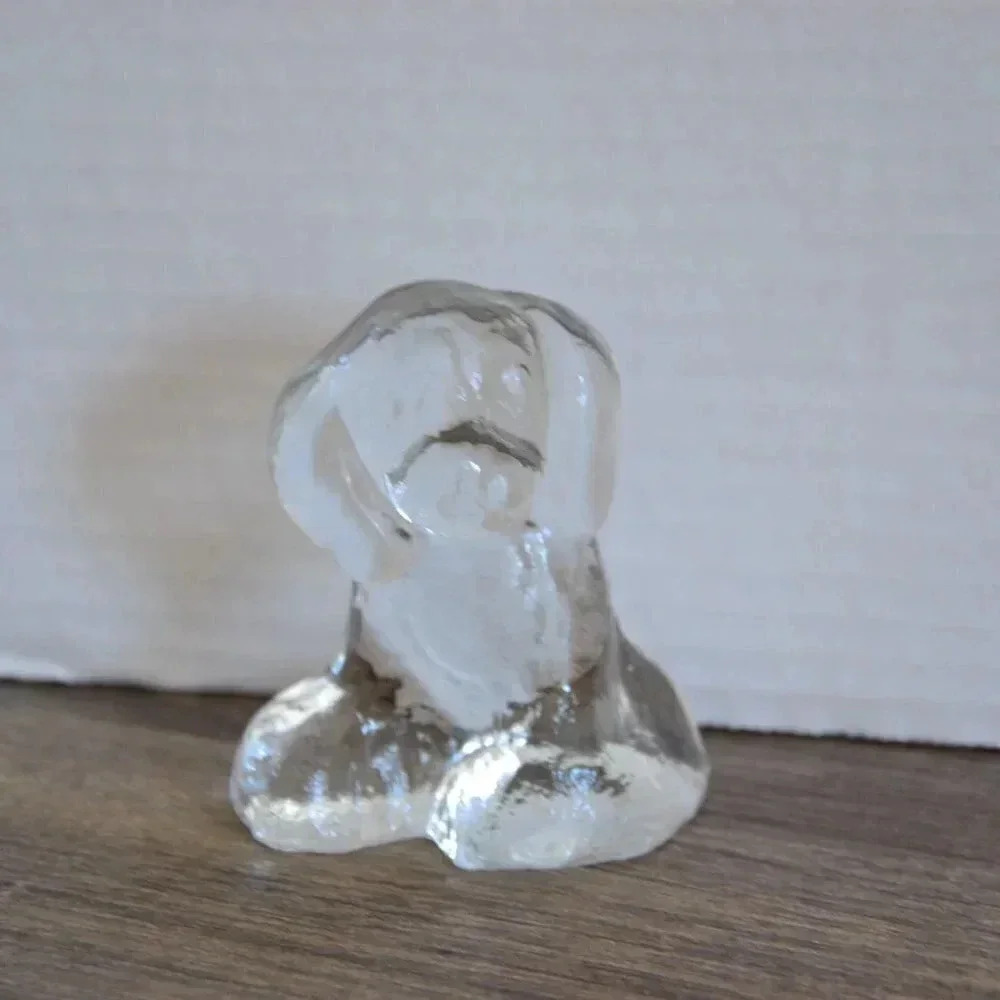 Vtg Glass Dog Paperweight